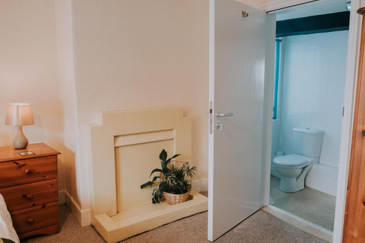 Bed and Breakfast The White Bear Devizes Exteriér fotografie