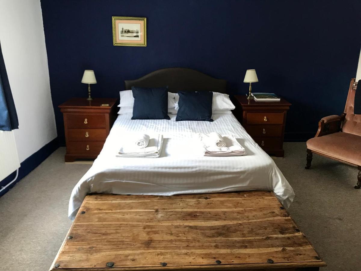 Bed and Breakfast The White Bear Devizes Exteriér fotografie