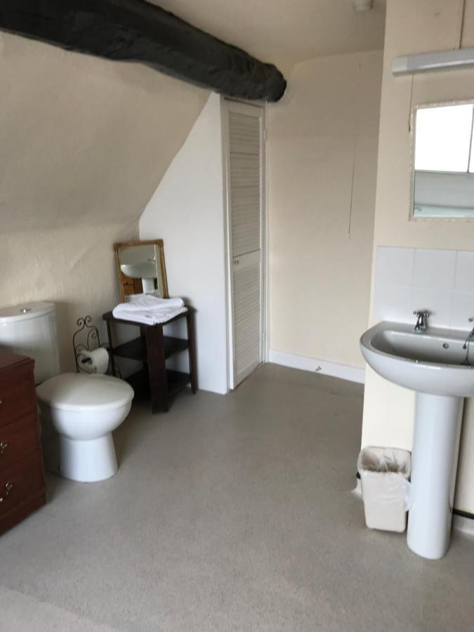 Bed and Breakfast The White Bear Devizes Exteriér fotografie